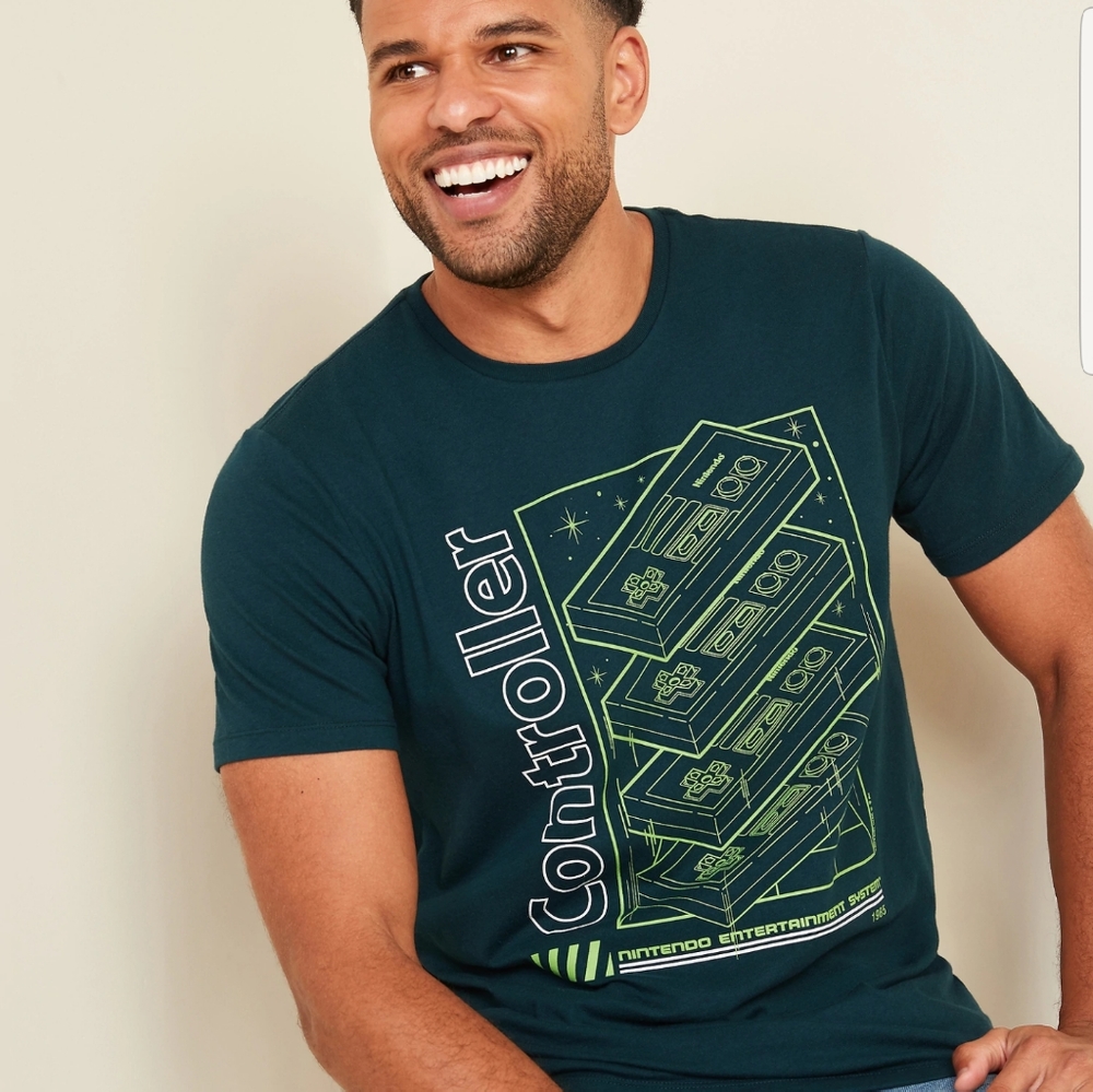 Old navy Nintendo tshirt